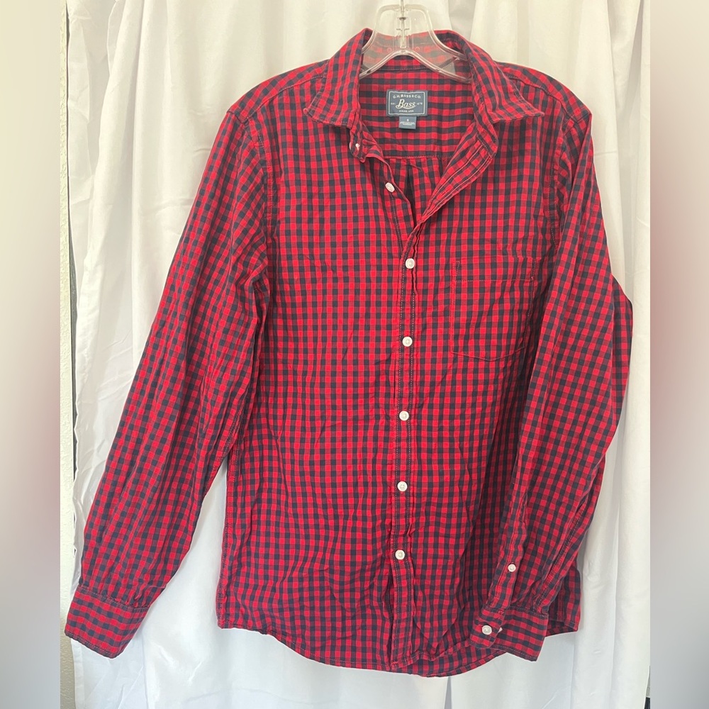 G.H. Bass & Co. Men’s S Red and Black Plaid Shirt button down shirt chest pocket